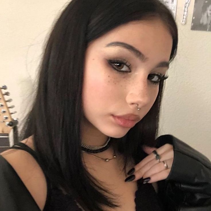 thought i looked cute, might delete later... just kidding, i never delete anything. bb 😉