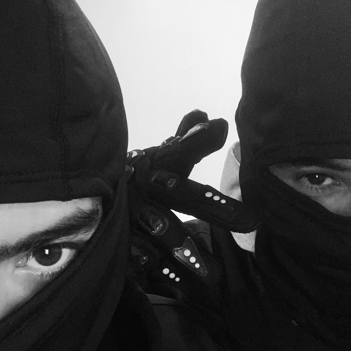 eyes always watchin, even if they dont see me.
