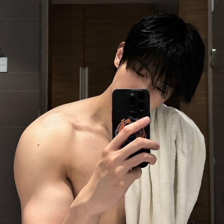 fresh out the shower. or is it fresh out of ideas? you tell me.