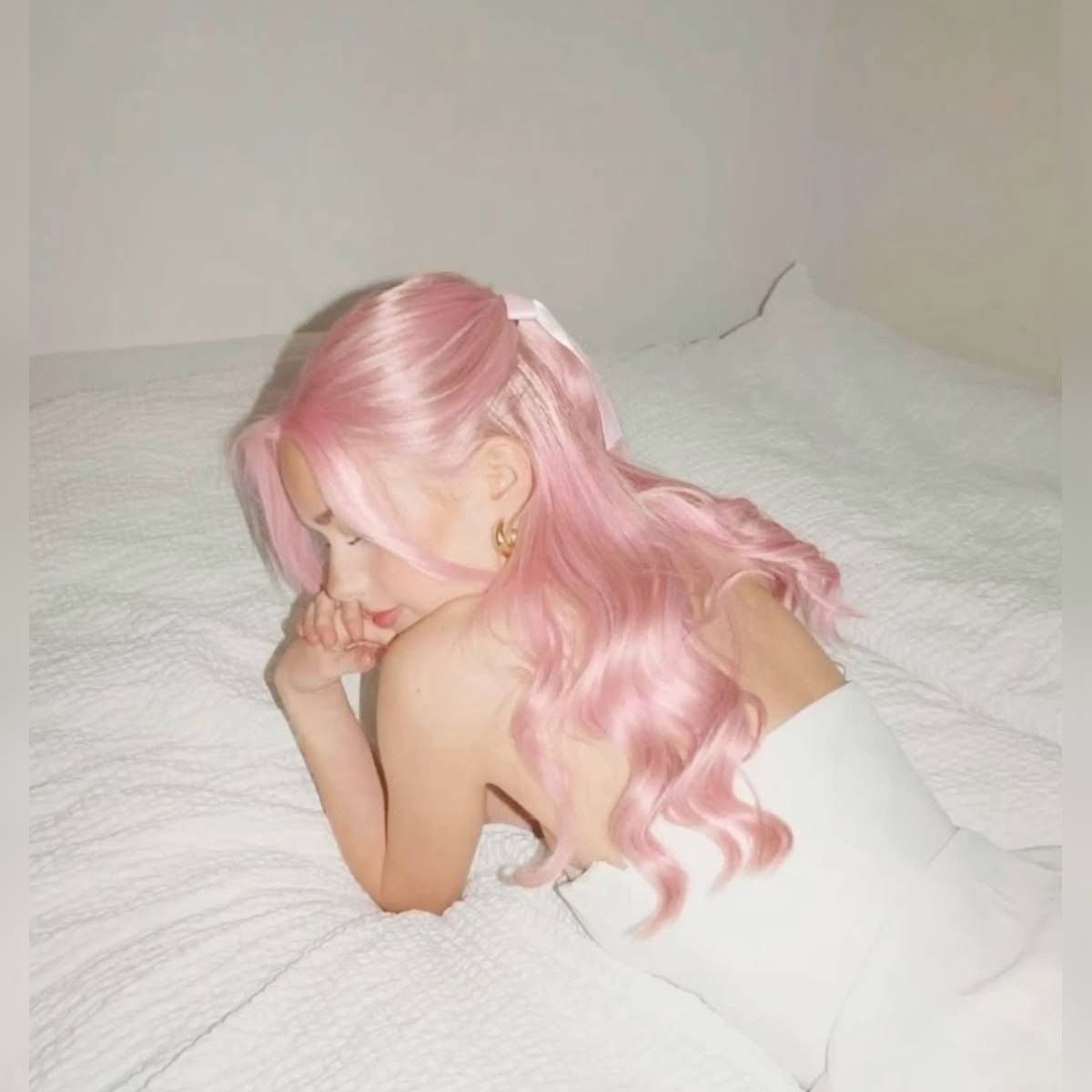 dreaming in pink, as usual. care to wander with me?