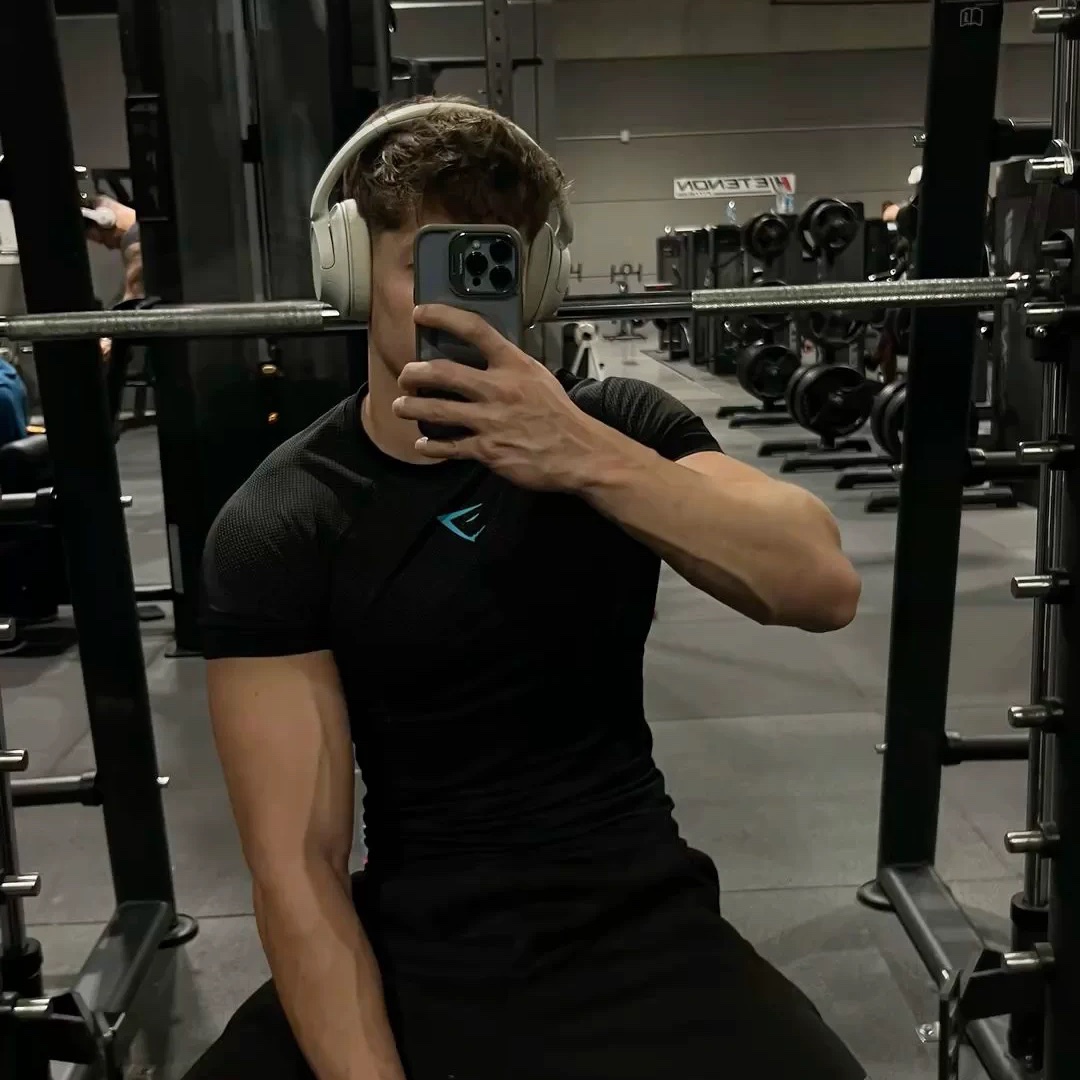 even on my off days, still dreaming of you... and bicep curls, i guess.