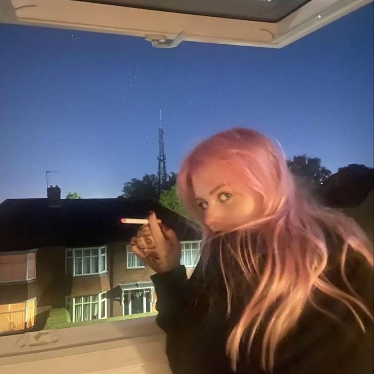 just me and my thoughts under a big ol' sky... kinda nice, kinda lonely.