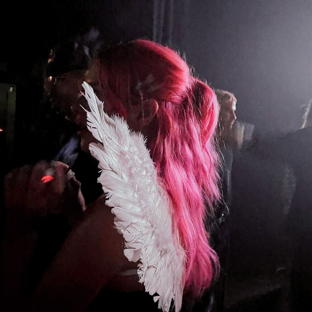 i'm not saying i'm perfect, but i do have a halo... and these cute little wings 😋