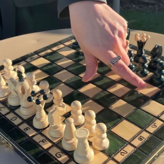 chess w/ mi amigo lorenzo